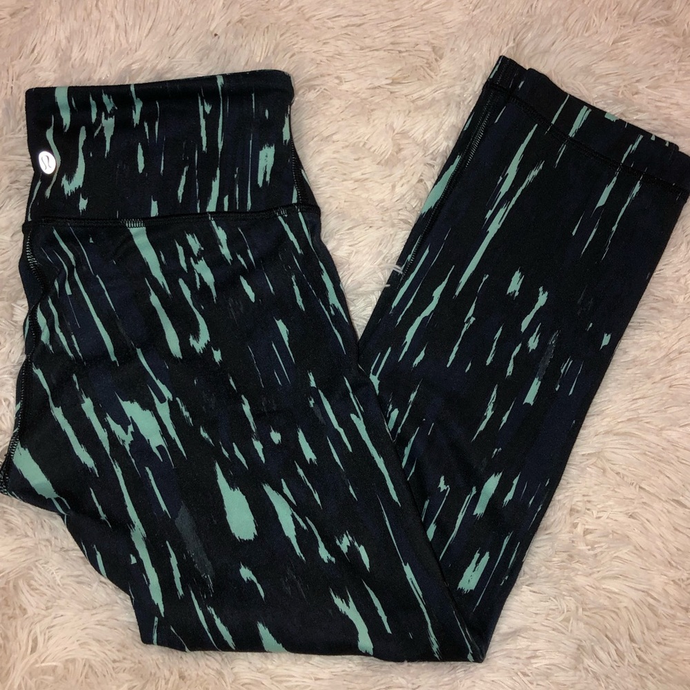 Lululemon size 4 crop mint blue black